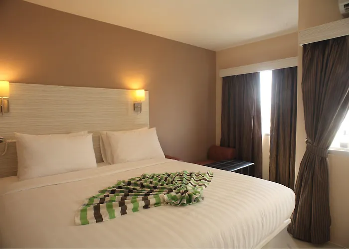 Отель Prom Thailand Cultural Centre 4*