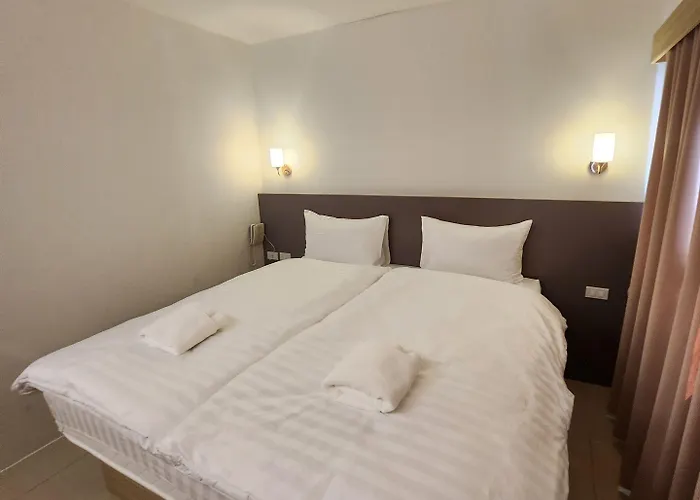 Отель Prom Thailand Cultural Centre 4*
