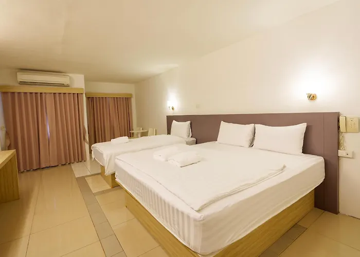 Prom Thailand Cultural Centre 4*