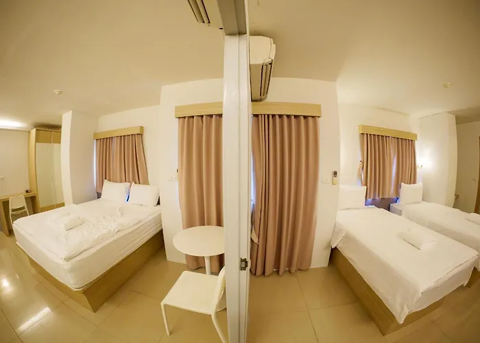 Отель Prom Thailand Cultural Centre 4*
