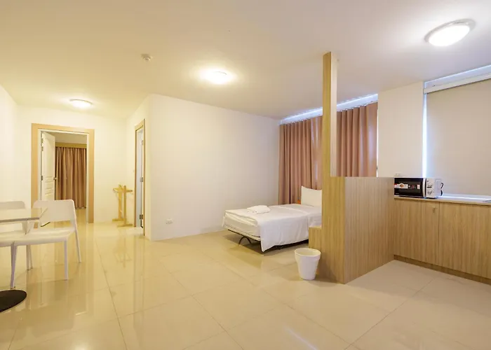 Отель Prom Thailand Cultural Centre 4*