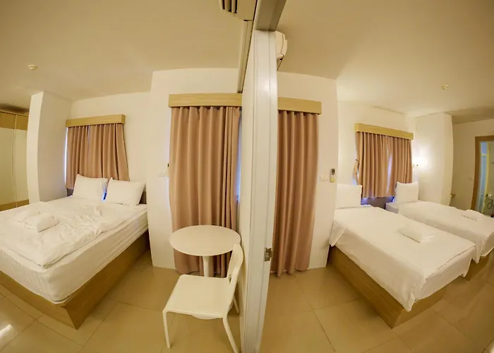 Prom Thailand Cultural Centre 4*