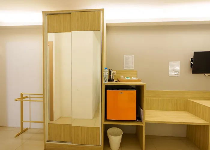 Prom Thailand Cultural Centre Отель 4*