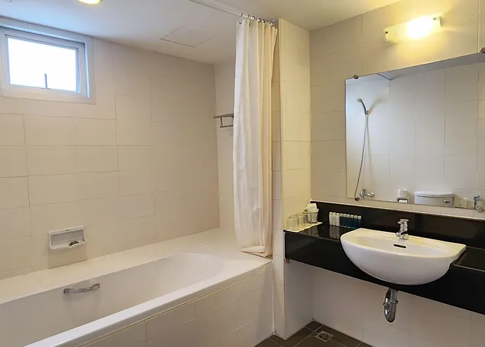 Hotel Prom Thailand Cultural Centre 4*